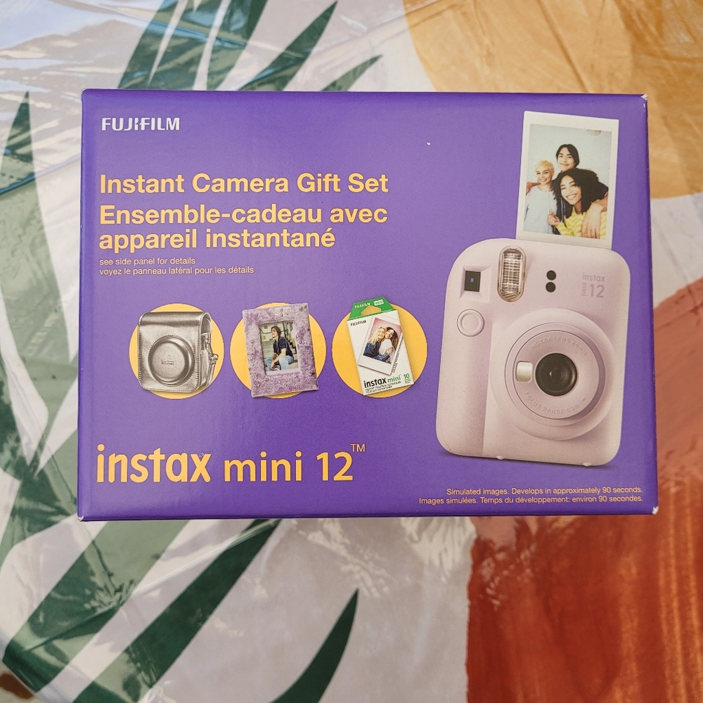 Fujifilm Instax Mini 12 Instant Camera Gift Set